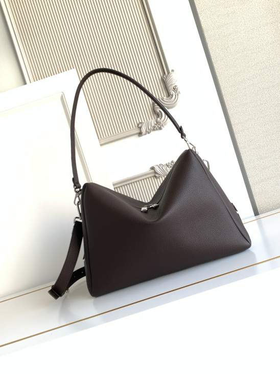 Picture of Fendi Handbags _SKUfw239246460fw